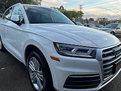 Key #6 Audi Q5Premium Plus SUV 4D Key #6 Audi Q5Premium Plus SUV 4D