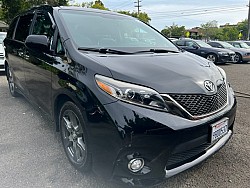 Key #18 Toyota SiennaSE Premium Minivan 4D Key #18 Toyota SiennaSE Premium Minivan 4D