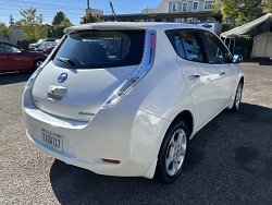 Key #26 Nissan LEAF SV Hatchback 4D Key #26 Nissan LEAF SV Hatchback 4D