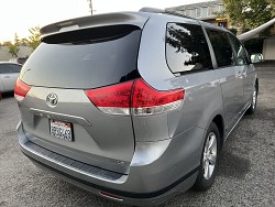 Key #33 Toyota Sienna LE Minivan 4D