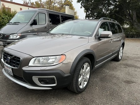 Key #32 Volvo XC70 T6 Wagon 4D Key #32 Volvo XC70 T6 Wagon 4D