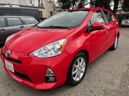 Key #20 Toyota Prius cFour Hatchback 4D Key #20 Toyota Prius cFour Hatchback 4D