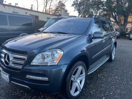 Key #27 Mercedes GL 550 4MATIC SUV 4D Key #27 Mercedes GL 550 4MATIC SUV 4D