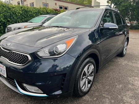 Key #41 Kia Niro Plug-in Hybrid EX Wagon 4D