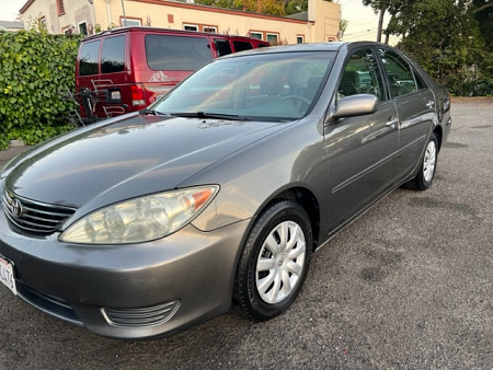 Key #19 Toyota Camry LE Sedan 4D