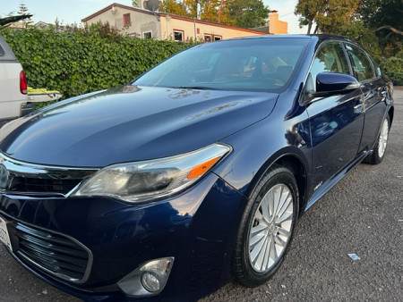 Key #9 Toyota Avalon Limited Hybrid Sedan 4D Key #9 Toyota Avalon Limited Hybrid Sedan 4D