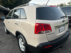Key #19 Kia Sorento LX Sport Utility 4D Key #19 Kia Sorento LX Sport Utility 4D
