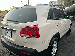 Key #19 Kia Sorento LX Sport Utility 4D Key #19 Kia Sorento LX Sport Utility 4D