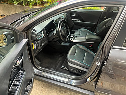 Key #17 Kia Niro EV EX Premium Wagon 4D