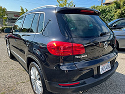 Key #33 Volkswagen Tiguan 2.0T SE Sport Utility 4D Key #33 Volkswagen Tiguan 2.0T SE Sport Utility 4D