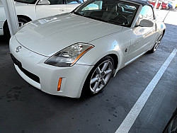 Key #22 Nissan 350Z Touring Roadster 2D