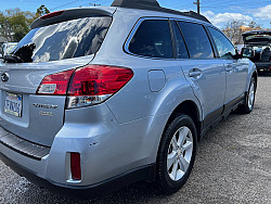 Key #33 Subaru Outback 2.5i Premium Wagon 4D