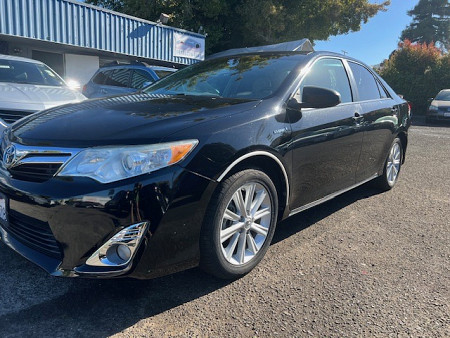 Key #38 Toyota Camry XLE Hybrid Sedan 4D Key #38 Toyota Camry XLE Hybrid Sedan 4D