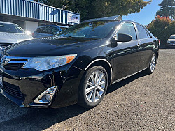 Key #38 Toyota Camry XLE Hybrid Sedan 4D Key #38 Toyota Camry XLE Hybrid Sedan 4D