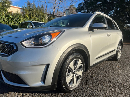Key #122 Kia Niro LX Wagon 4D Key #122 Kia Niro LX Wagon 4D