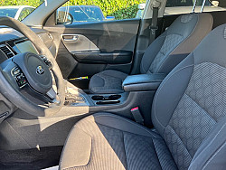 Key #122 Kia Niro LX Wagon 4D Key #122 Kia Niro LX Wagon 4D