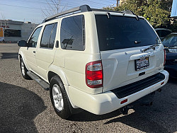 Key #137 Nissan Pathfinder SE Sport Utility 4D Key #137 Nissan Pathfinder SE Sport Utility 4D