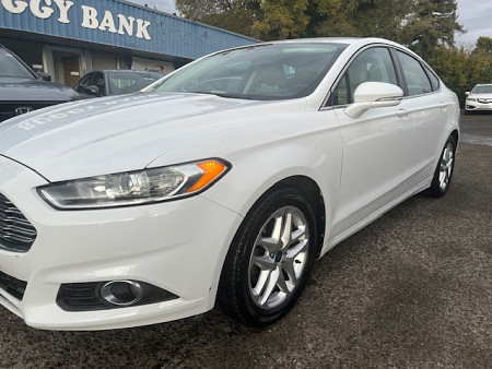 Key #131 Ford Fusion SE Sedan 4D Key #131 Ford Fusion SE Sedan 4D