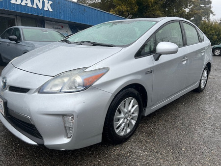 Key #152 Toyota Prius Plug-in Hybrid Hatchback 4D Key #152 Toyota Prius Plug-in Hybrid Hatchback 4D