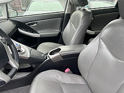 Key #152 Toyota Prius Plug-in Hybrid Hatchback 4D Key #152 Toyota Prius Plug-in Hybrid Hatchback 4D