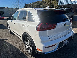 Key #27 Kia Niro Plug-in Hybrid LX Wagon 4D