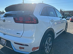 Key #27 Kia Niro Plug-in Hybrid LX Wagon 4D