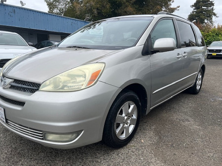 Key #157 Toyota Sienna XLE Minivan 4D