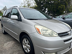 Key #157 Toyota Sienna XLE Minivan 4D