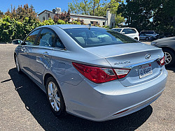 Key #18 Hyundai Sonata Limited Sedan 4D