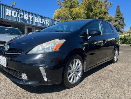 Key #8 Toyota Prius v Five Wagon 4D Key #8 Toyota Prius v Five Wagon 4D