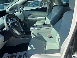 Key #8 Toyota Prius v Five Wagon 4D Key #8 Toyota Prius v Five Wagon 4D