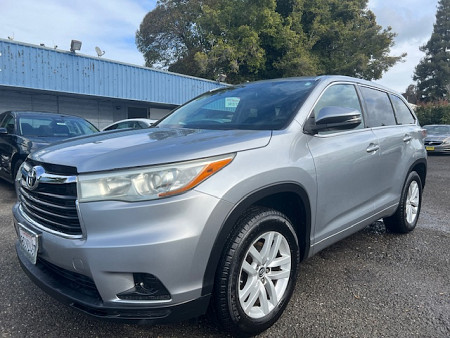 Key #24 Toyota Highlander LE Sport Utility 4D