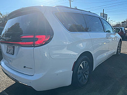 Key #35 Chrysler Pacifica Hybrid Touring L Van 4D