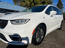 Key #35 Chrysler Pacifica Hybrid Touring L Van 4D