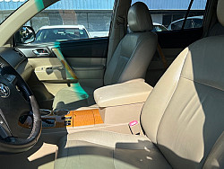 Key #119 Toyota Highlander Limited Hybrid Sport Utility 4D