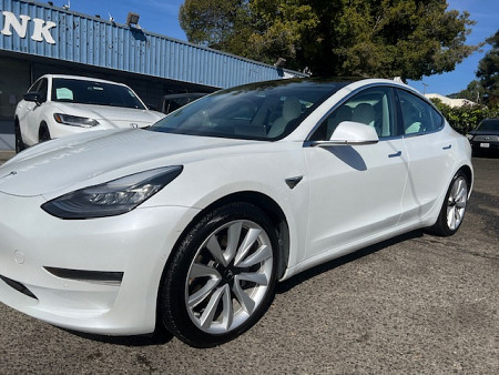Key #154 Tesla Model 3 Long Range Sedan 4D