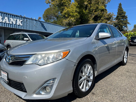 Key #23 Toyota Camry XLE Hybrid Sedan 4D