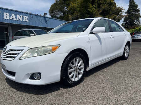 Key #34 Toyota Camry XLE Sedan 4D