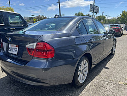 Key #23 BMW 325i Sedan 4D