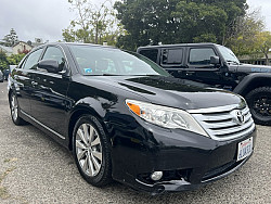 Key #92 Toyota Avalon Limited Sedan 4D