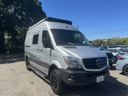 Key #34 Mercedes-Benz Sprinter 2500 Camper Van Key #34 Mercedes-Benz Sprinter 2500 Camper Van