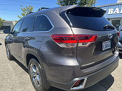 Key #23 Toyota Highlander Hybrid Limited Platinum Sport Utility 4D