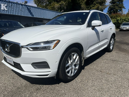Key #18 Volvo XC60 T5 Momentum Sport Utility 4D