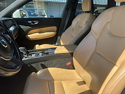 Key #18 Volvo XC60 T5 Momentum Sport Utility 4D