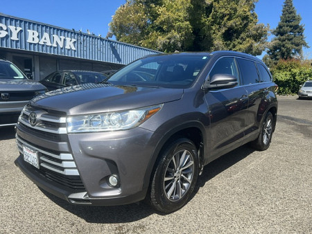 Key #42 Toyota Highlander XLE Sport Utility 4D